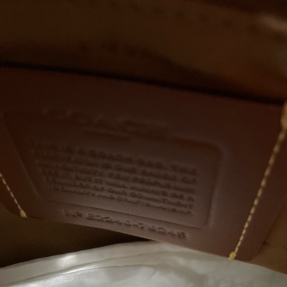 Women’s Coach Folio Tote Bag! Brand new never used! $295.00! Coach Store KOP! - Picture 5 of 16